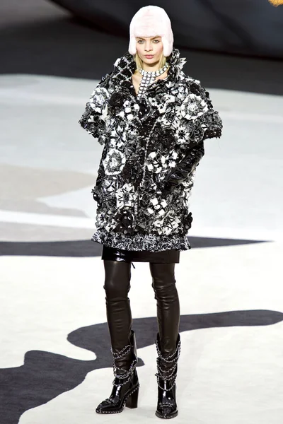 Look 66